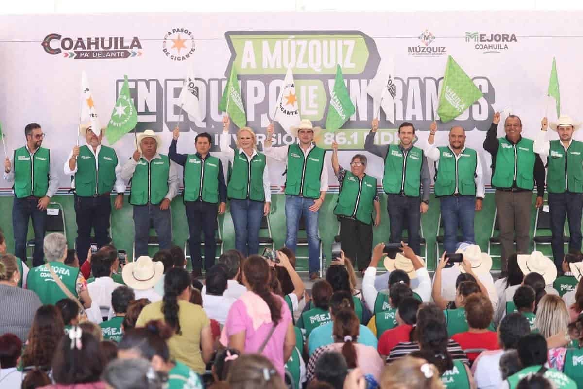 Manolo Jiménez Salinas presenta programa de infraestructura en Múzquiz