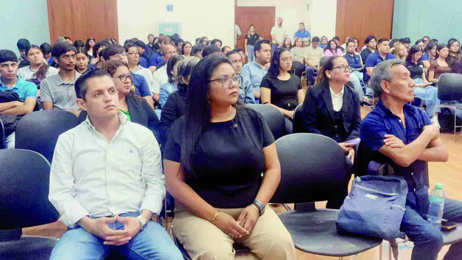 Estudiantes de UAdeC participan en la Jornada de Metalurgia en Coahuila