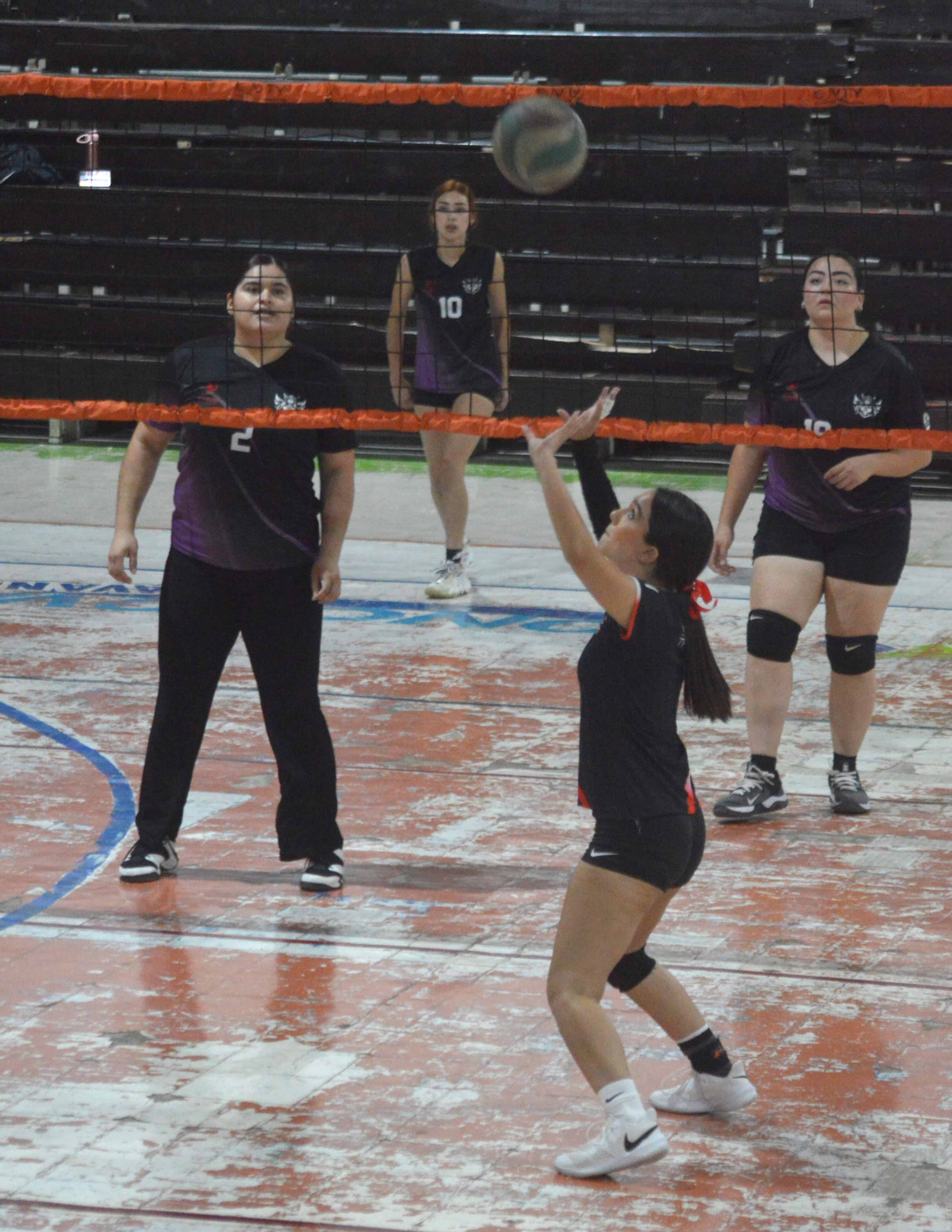 AVR B vence a Valkirias y avanza a la final en la Liga Rangelitos