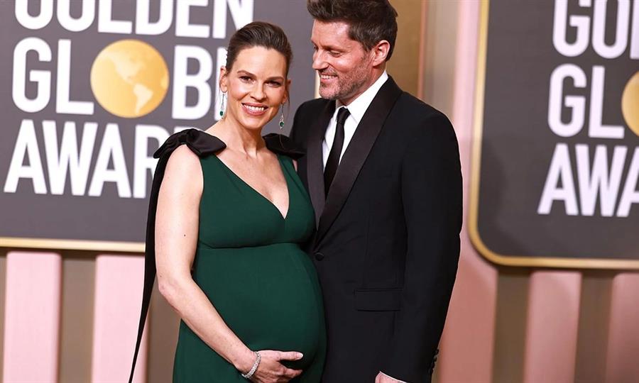 Hilary Swank anuncia su tercer embarazo a los 52 años