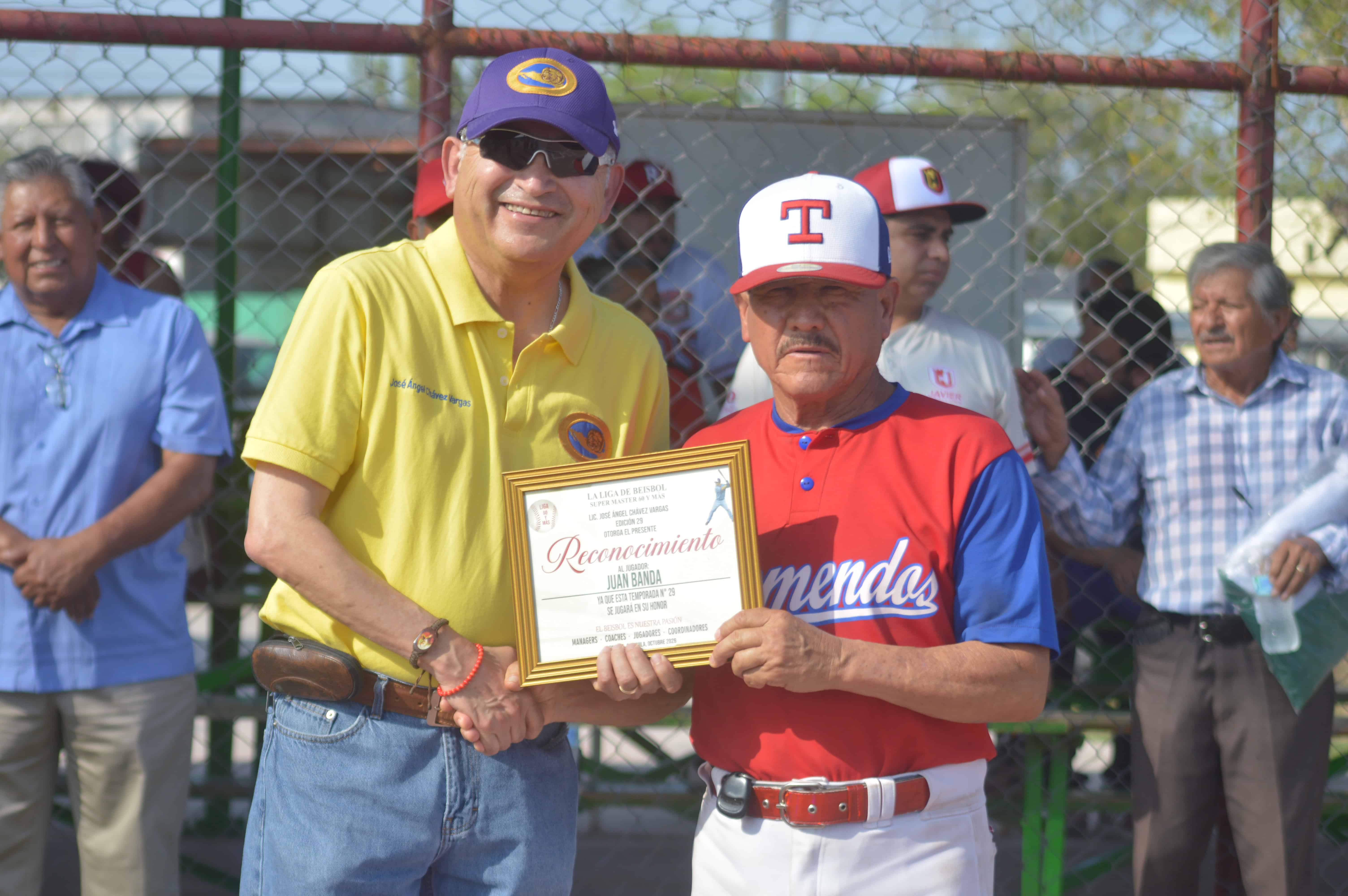 Tigres del Oriente se corona campe&oacute;n en Liga de B&eacute;isbol 60 y m&aacute;s