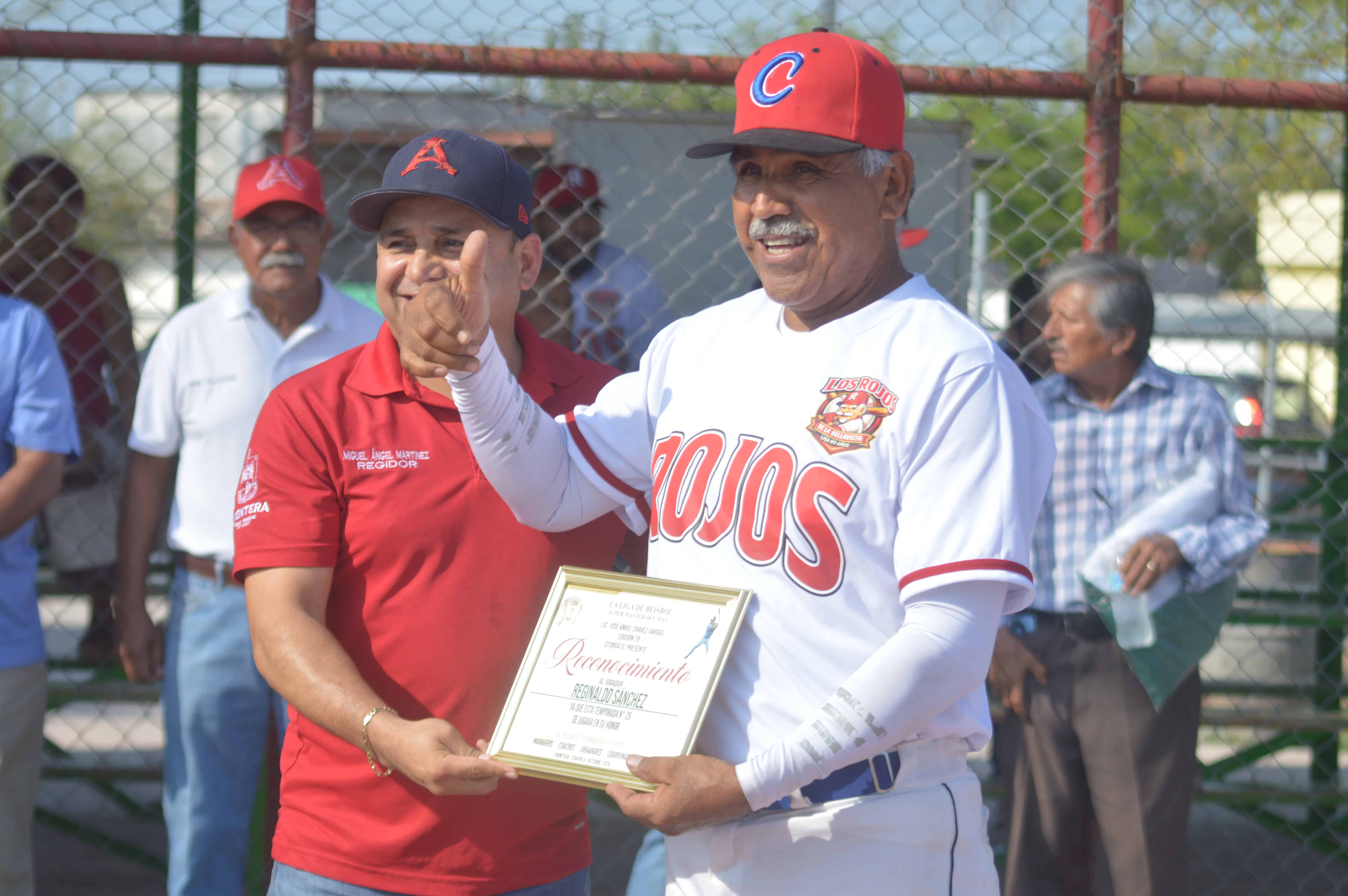 Tigres del Oriente se corona campe&oacute;n en Liga de B&eacute;isbol 60 y m&aacute;s