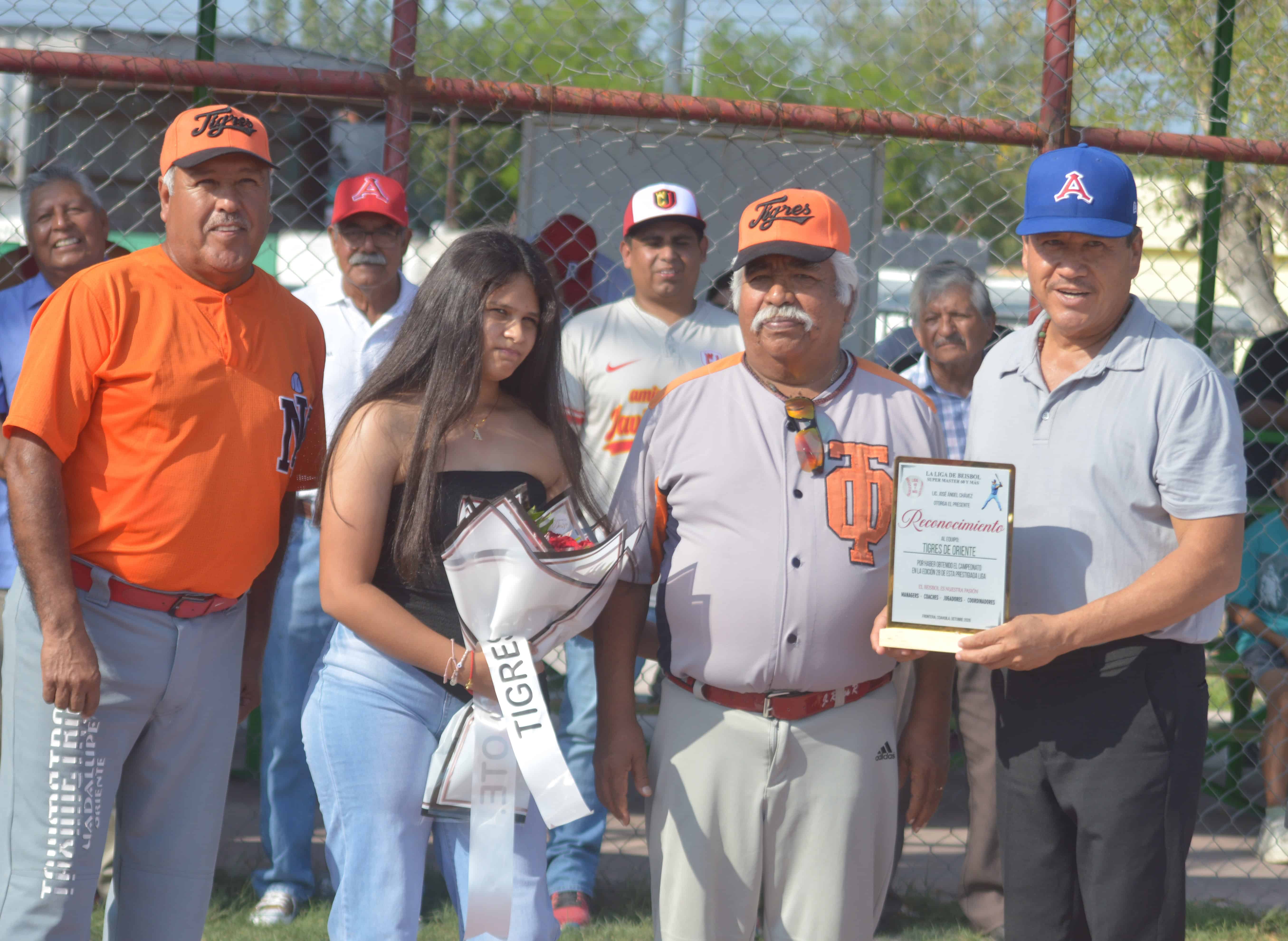 Tigres del Oriente se corona campe&oacute;n en Liga de B&eacute;isbol 60 y m&aacute;s