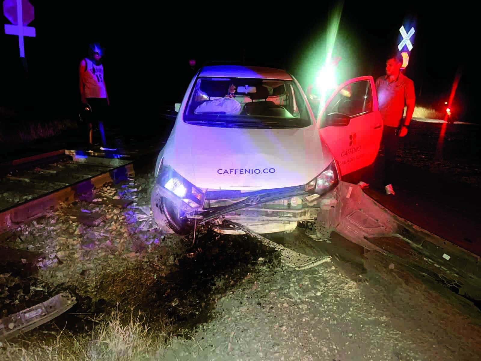 Se queda dormido y choca en vías del tren