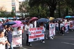 Claudia Sheinbaum instruye a Zoé Robledo a mejorar propuesta salarial del IMSS