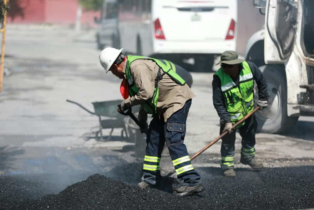 Javier Díaz González refuerza la rehabilitación de pavimento en Saltillo