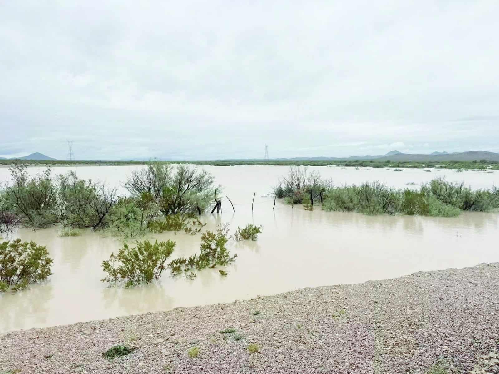 Lluvias provocan cierre de carretera en Sierra Mojada, Coahuila