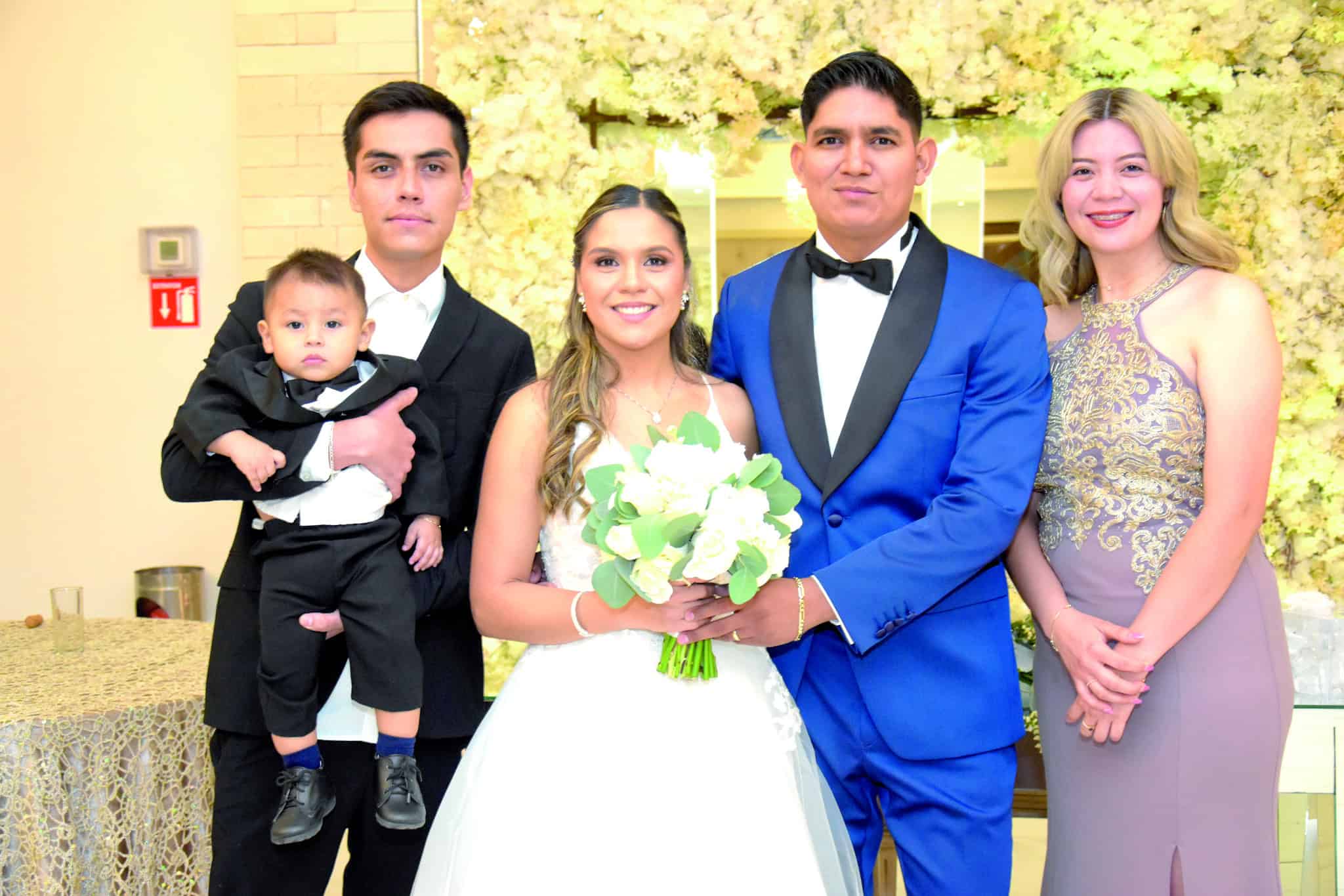 Isaac Balderas y Dina Hern&aacute;ndez celebran su uni&oacute;n en elegante recepci&oacute;n