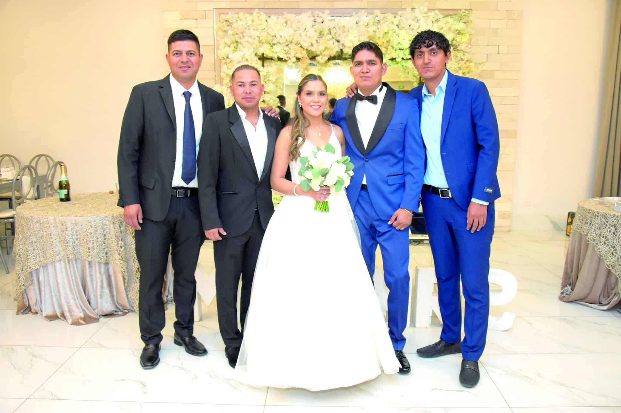 Isaac Balderas y Dina Hern&aacute;ndez celebran su uni&oacute;n en elegante recepci&oacute;n