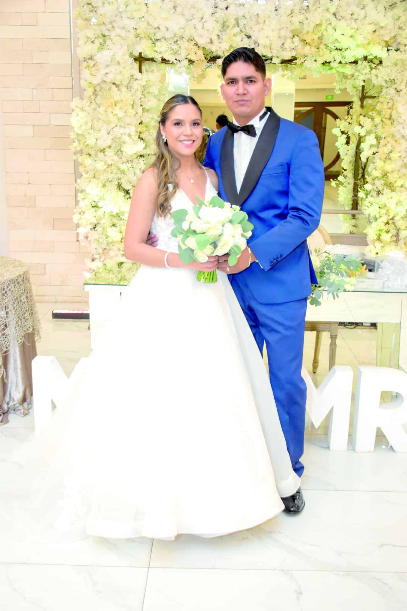 Isaac Balderas y Dina Hern&aacute;ndez celebran su uni&oacute;n en elegante recepci&oacute;n