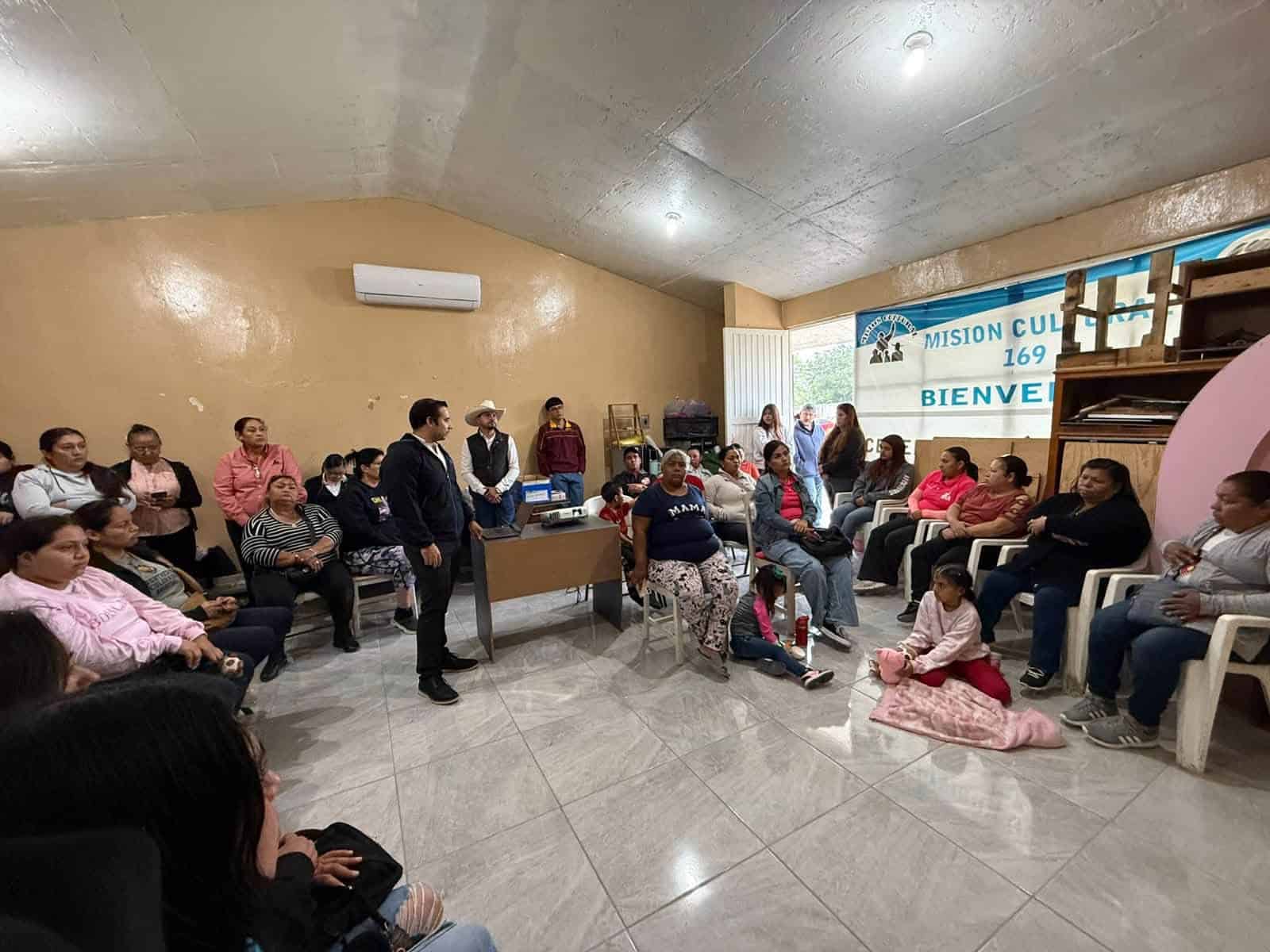 Habitantes de Nava participaron en una brigada gratuita de salud organizada por la Misión Cultural 169.