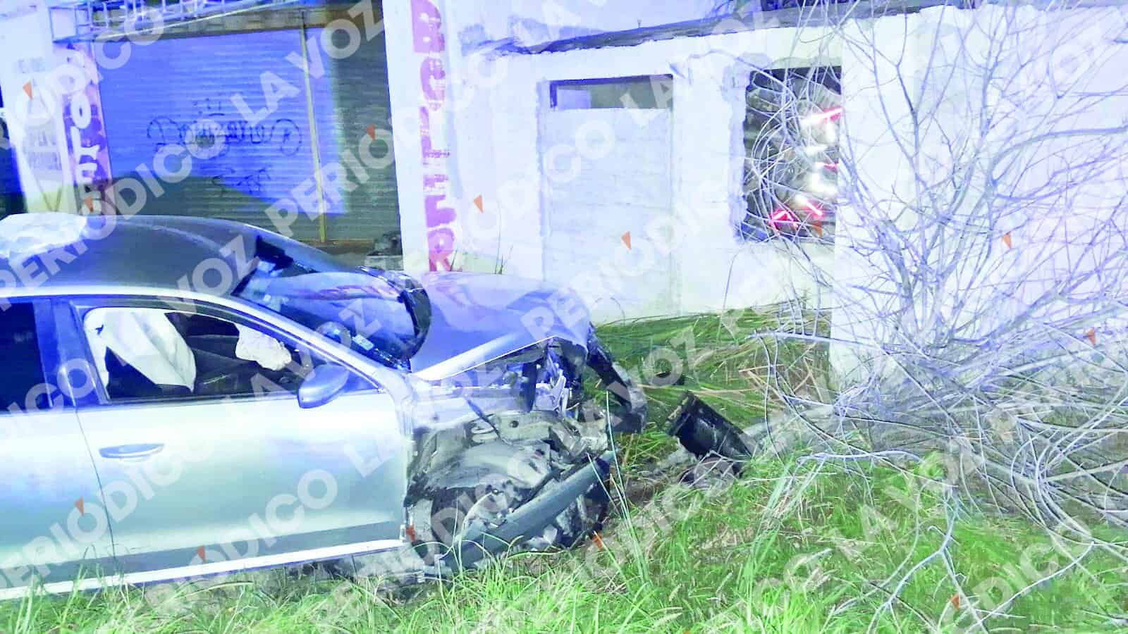 Conductor hospitalizado tras accidente en Frontera: Jetta impacta a Honda
