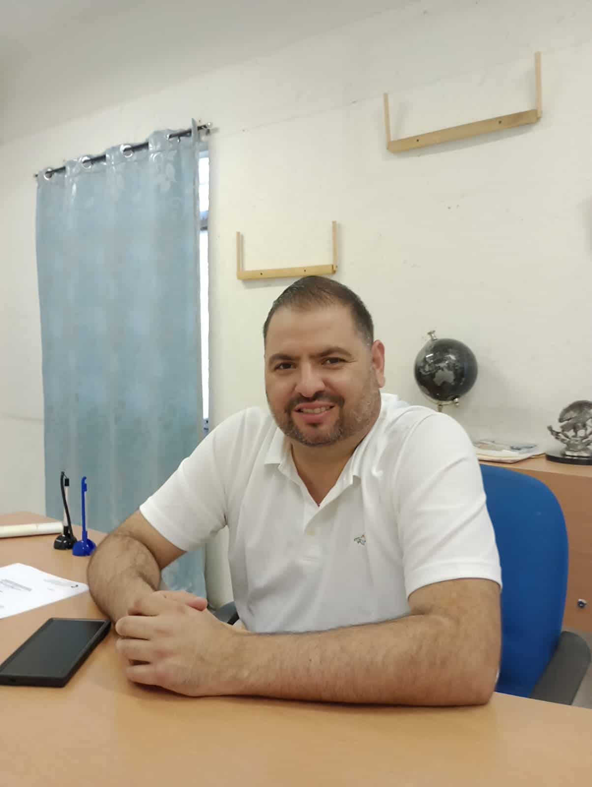 Abraham González urge a padres de familia a involucrarse en educación en Coahuila