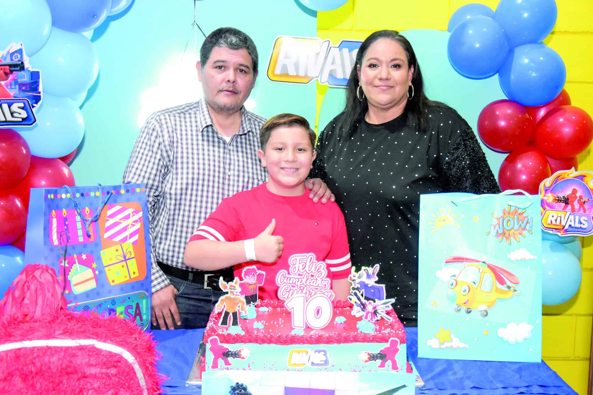 Fiesta de cumplea&ntilde;os de Gyibran Loredo re&uacute;ne a amigos y familiares