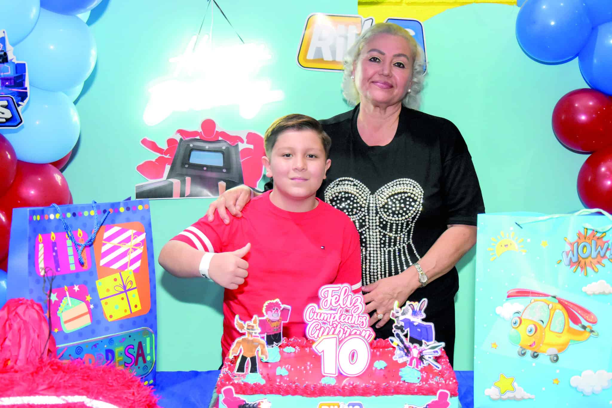 Fiesta de cumplea&ntilde;os de Gyibran Loredo re&uacute;ne a amigos y familiares