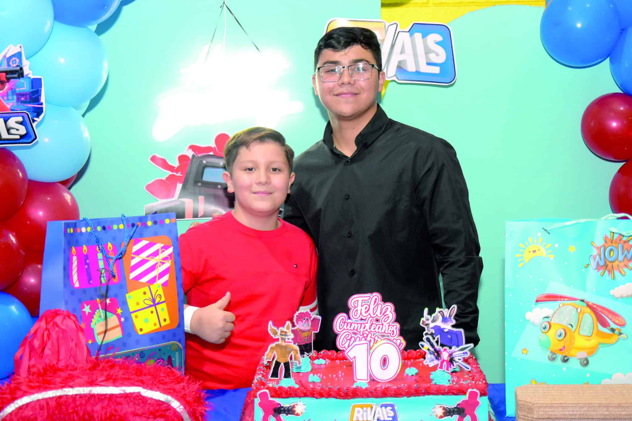Fiesta de cumplea&ntilde;os de Gyibran Loredo re&uacute;ne a amigos y familiares