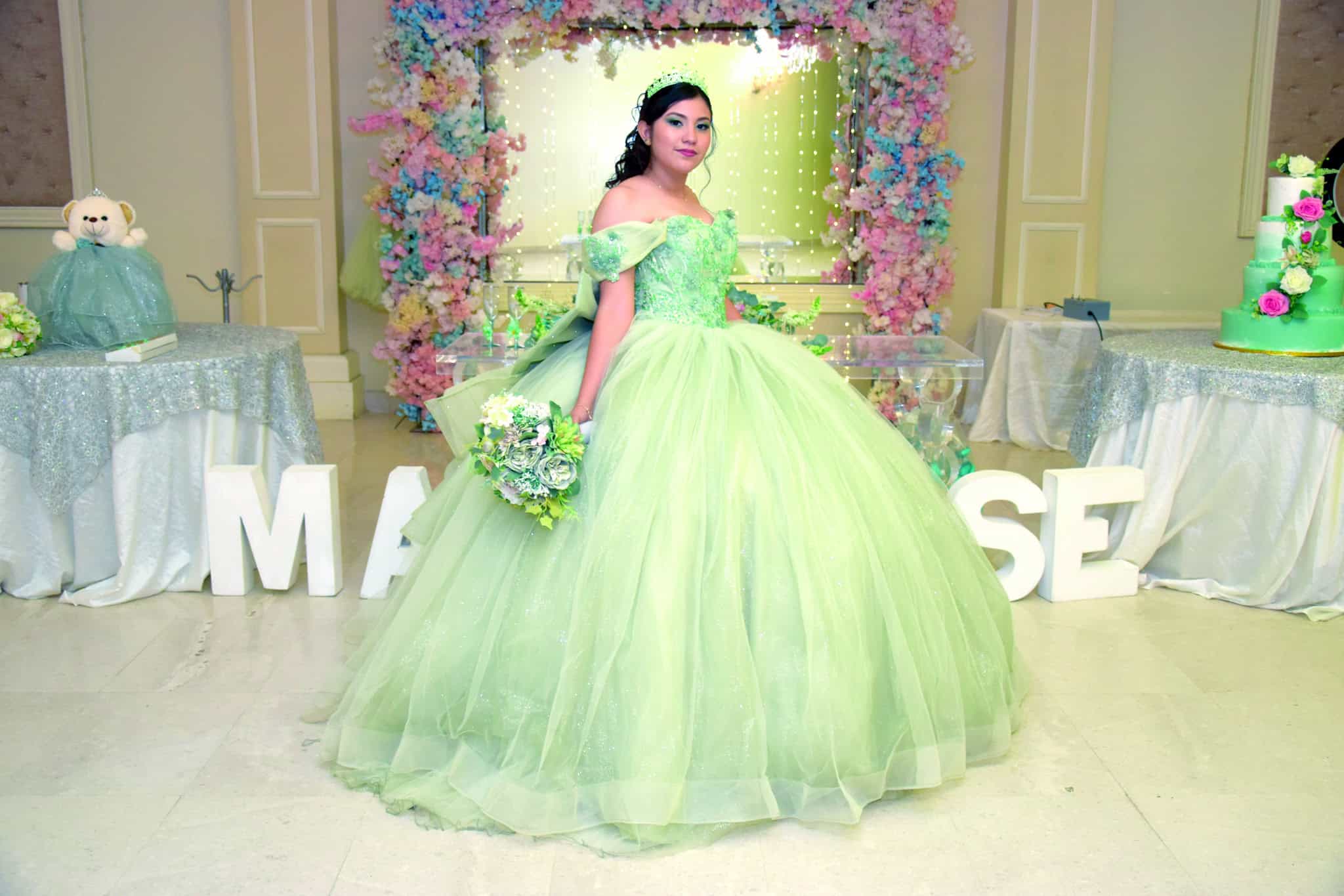 Mar&iacute;a Jos&eacute; Reyes celebra sus XV a&ntilde;os: misa y fiesta