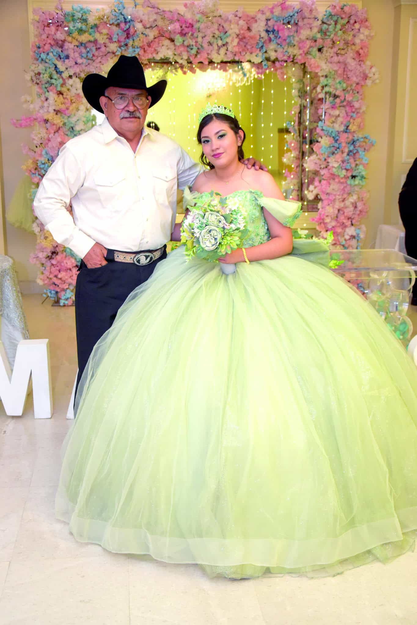 Mar&iacute;a Jos&eacute; Reyes celebra sus XV a&ntilde;os: misa y fiesta