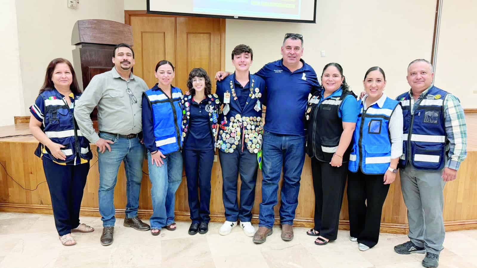 Estudiantes de EBURR conocen el programa Rotary Youth Exchange del Club Rotario Nueva Rosita