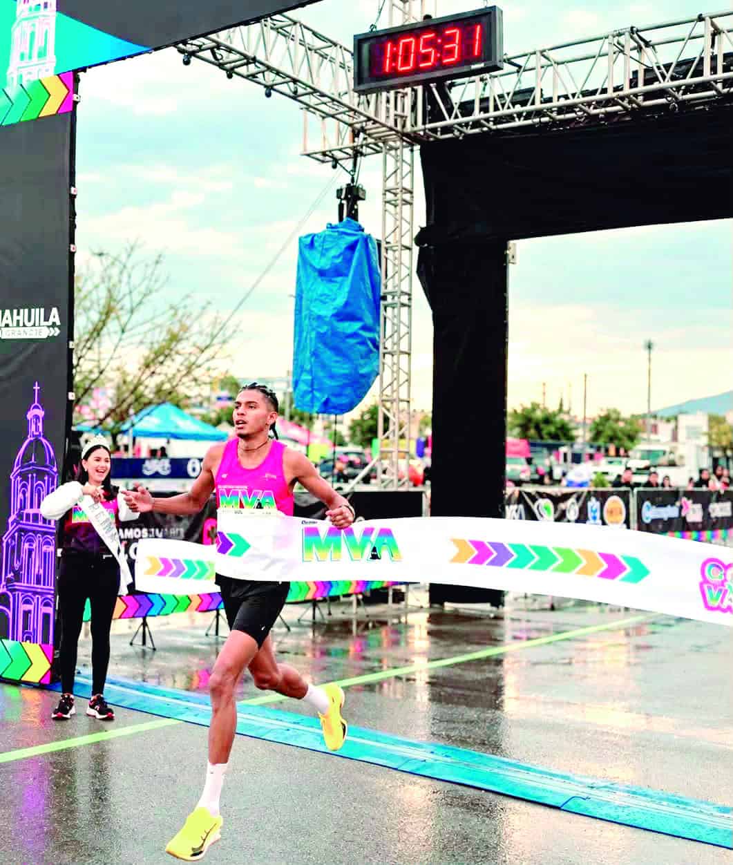 Re&uacute;ne medio marat&oacute;n a 2,500 atletas en Monclova