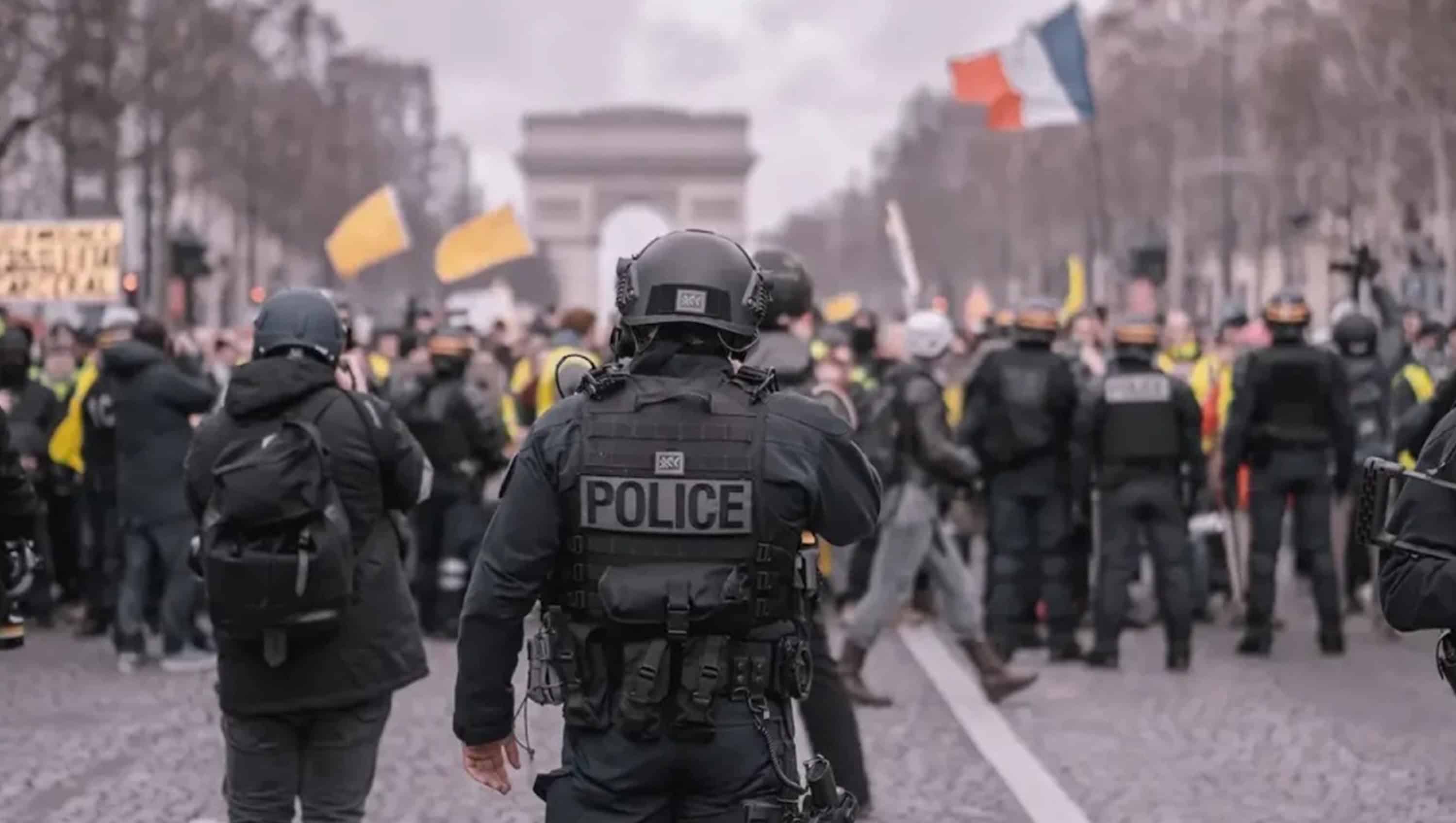 Francia considera toques de queda parciales en respuesta a manifestaciones estudiantiles
