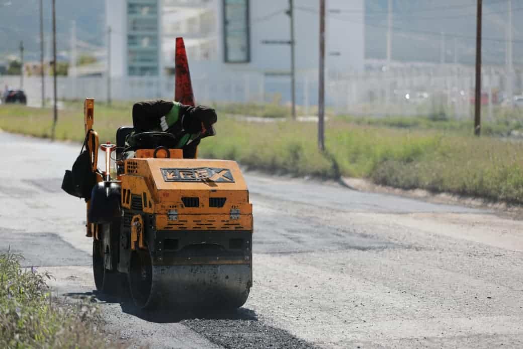 Mejora Javier Díaz asfalto en bulevar Misión Cerritos