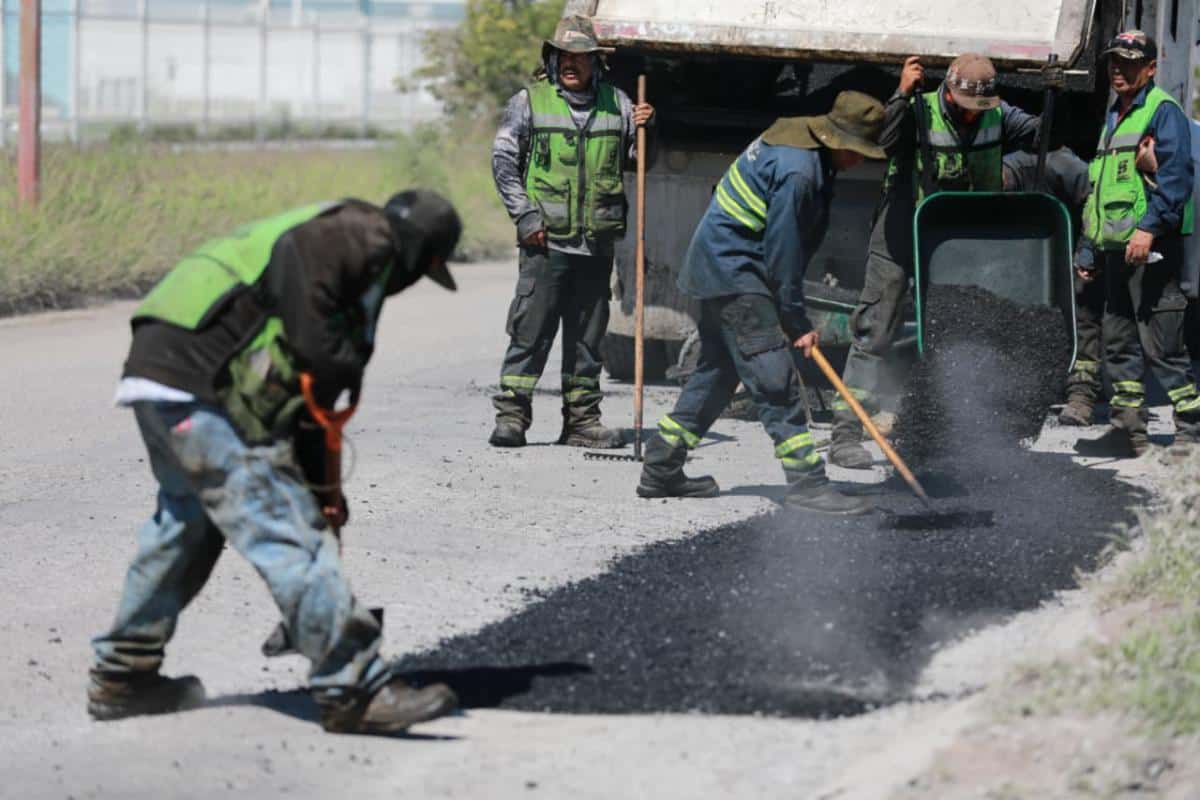 Mejora Javier Díaz asfalto en bulevar Misión Cerritos